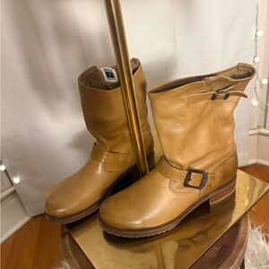 Frye Tan Leather Engineer Moto Boots Buckle Straps Size 8.5